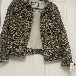 Leopard jacket. So cute.